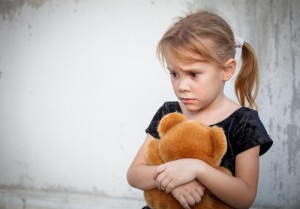 child, scared, teddy bear