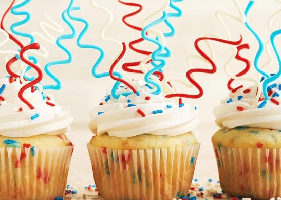 cupcakes, icing, July 4th, 4th of July, sweet, festive, kid-friendly, dessert