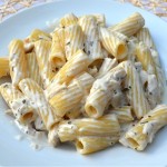 rigatoni,pasta,noodles,creamy,cheesey