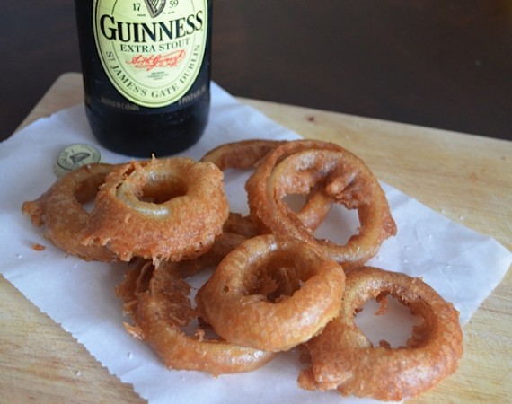 onion rings,beer-battered onion rings, onions