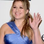 Kelly Clarkson is Coming to Town!