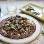 Going Gluten-Free: Cauliflower, Fig & Arugula Pizza